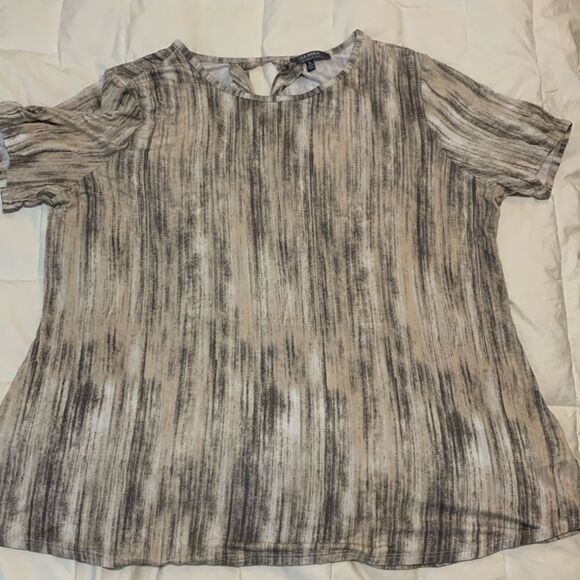 LOSA RINA collection, XL, crossover back, both shirts , good condition - Picture 2 of 14